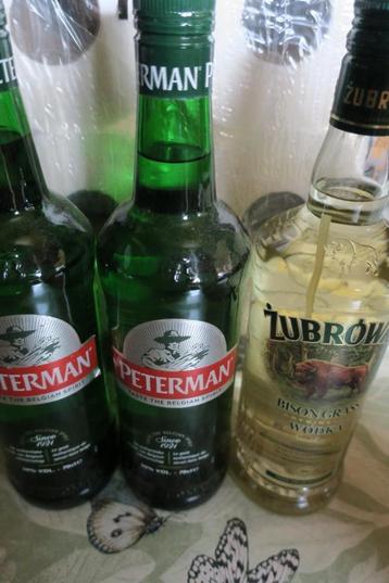 Jenever flessen en een fles Wodka Polen. NIEUW. beschikbaar voor biedingen