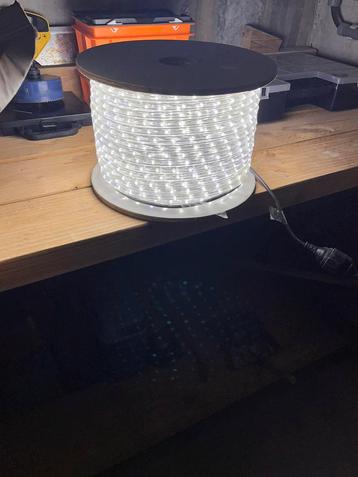 Led lichtslang lamp kabel buiten 90m  (nog 2 stuks mogelijk) beschikbaar voor biedingen