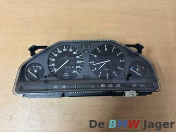 Instrumentenpaneel Benzine BMW 3-serie E30 1381852 beschikbaar voor biedingen