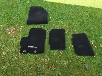 TAPIS TISSU YARIS CROSS 2025 beschikbaar voor biedingen