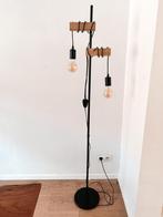 EGLO Townshend vloerlamp (Zwart/Hout), Maison & Meubles, Lampes | Lampadaires, Comme neuf, Métal, Industrieel, 150 à 200 cm