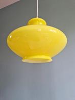 Vintage gele opaline hanglamp, jaren 70, Ophalen of Verzenden, Gebruikt, Glas, Vintage