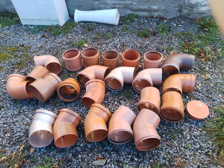 accesoires pvc egout brun 160 et 200 mm, Bricolage & Construction, Tuyaux & Évacuations, Comme neuf, Coudes, PVC, Moins de 2 mètres