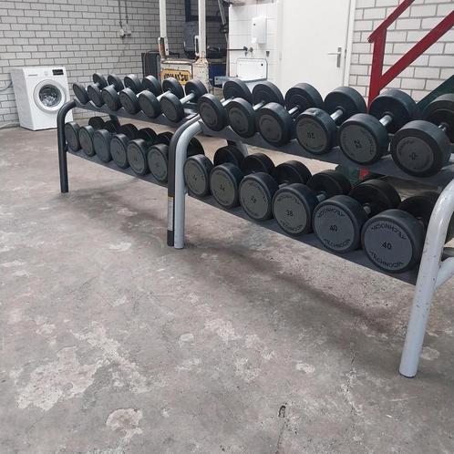 Technogym Dumbells Set 7 kilo tot 40 kilo + Technogym Racks, Sport en Fitness, Fitnessmaterialen, Ophalen