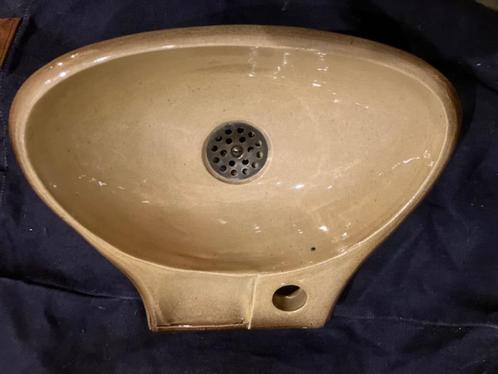 KLEINE VINTAGE LAVABO MET INSCRIPIE A V H 10/12 - 70'S ? NEW, Doe-het-zelf en Bouw, Sanitair, Nieuw, Wastafel, Steen, Ophalen