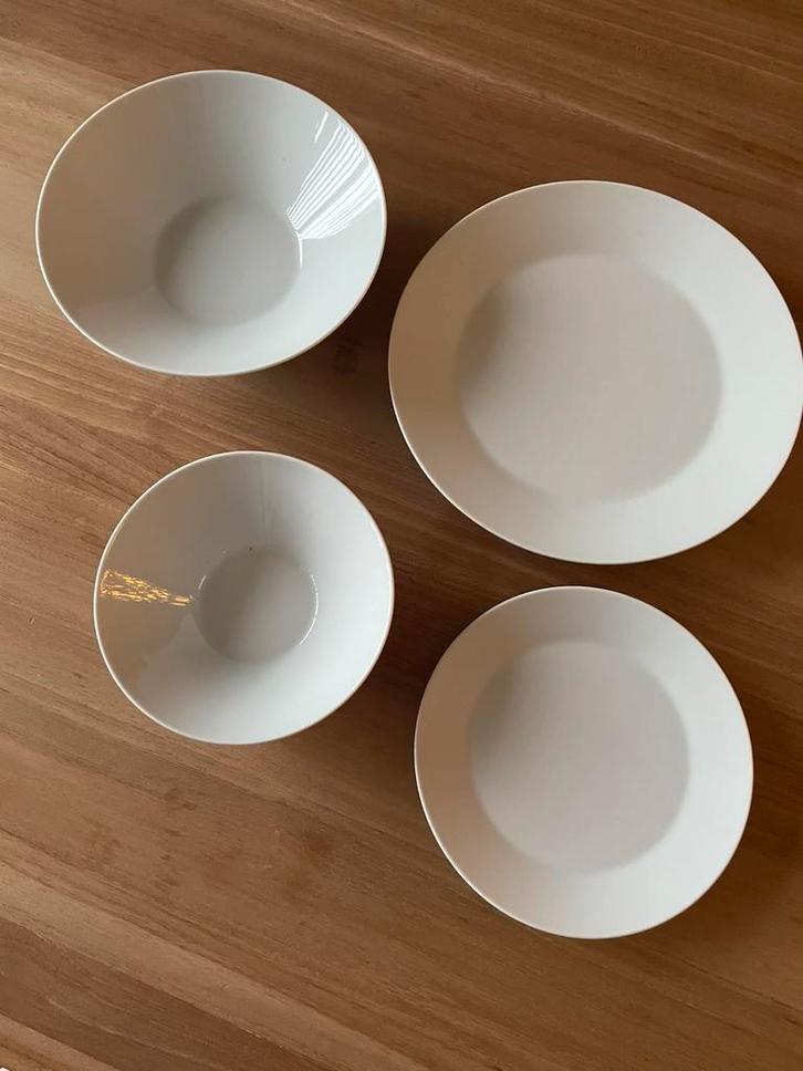 Wit servies Ikea 365+, Huis en Inrichting, Keuken | Servies, Zo goed als nieuw, Bord(en), Effen, Porselein, Ophalen