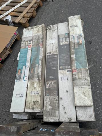 LIQUIDATIE — Lot voor wand- en plafondbekleding beschikbaar voor biedingen