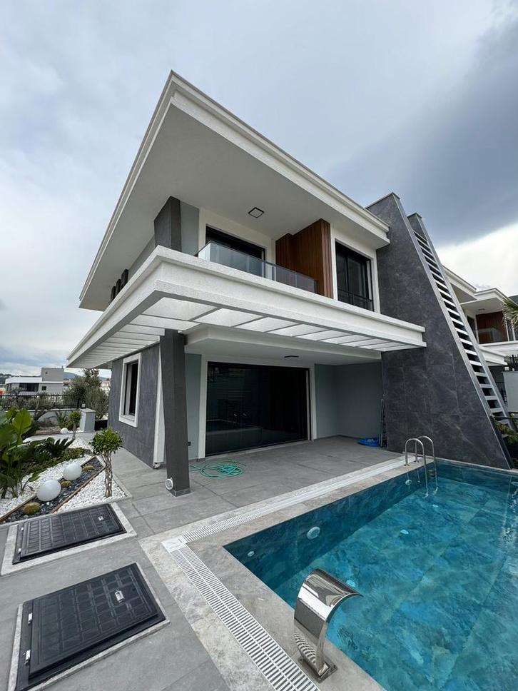 Kusadasi Kadinlardeniz villa à vendre 4+2 pièce, Immo, Buitenland, Turkije, Woonhuis, Stad