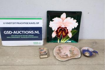 Set van 3 Vintage Asbakken/Rookschaaltjes en Tabaksdoosje beschikbaar voor biedingen