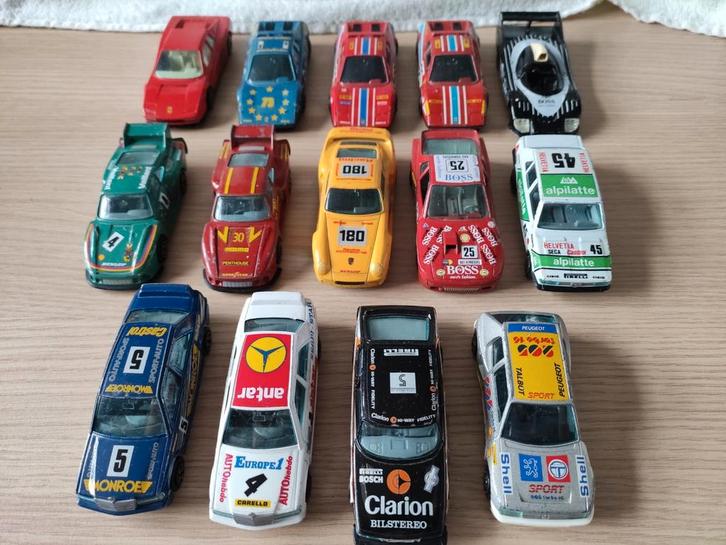 Lotje van 14 Burago auto's, Hobby en Vrije tijd, Modelauto's | 1:43, Gebruikt, Auto, Overige merken, Ophalen of Verzenden