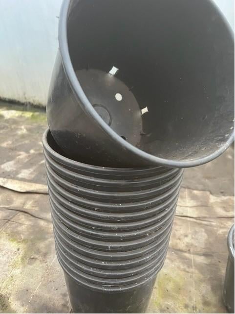 grote bloempotten harde plastiek 27,5 x 25,5 cm, Tuin en Terras, Bloempotten, Zo goed als nieuw, Kunststof, Binnen, Balkon, Tuin