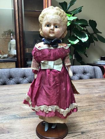 Antieke waxover pop gemaakt tussen 1860-1870” beschikbaar voor biedingen