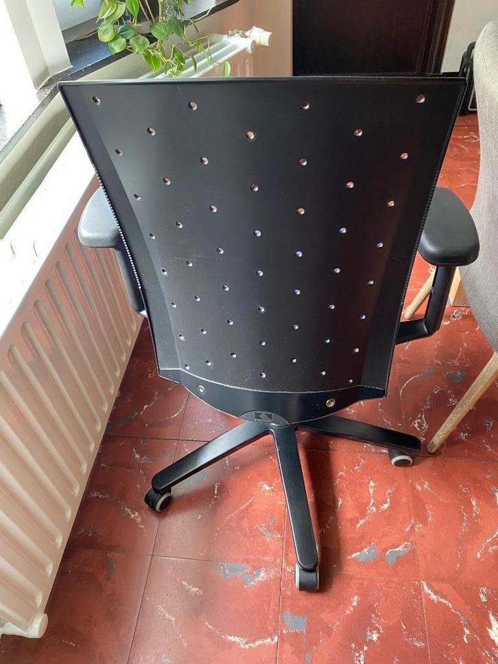 ergonomische bureaustoel merk Konig Neurath Tensa KOOPJE, Huis en Inrichting, Bureaustoelen, Zo goed als nieuw, Bureaustoel, Blauw