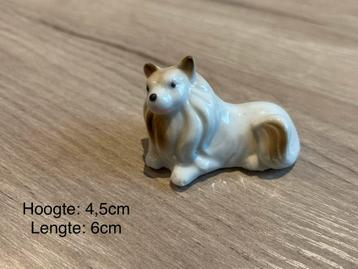 Beeldje hondje beschikbaar voor biedingen