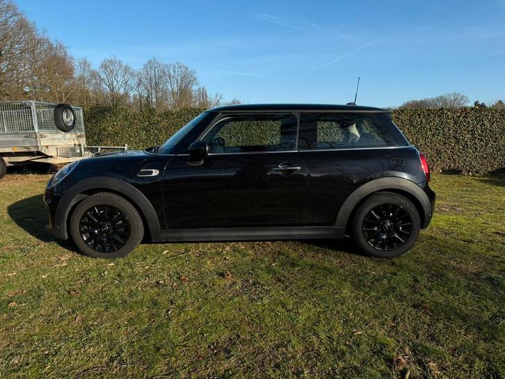 Mini Cooper one 2018 - weinig km’s - zetelverwarming!, Auto's, Mini, Particulier, Cooper, ABS, Airbags, Airconditioning, Apple Carplay