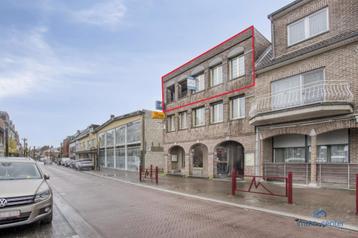 Volledig gerenoveerd 2-slpk appartement met groot terras beschikbaar voor biedingen
