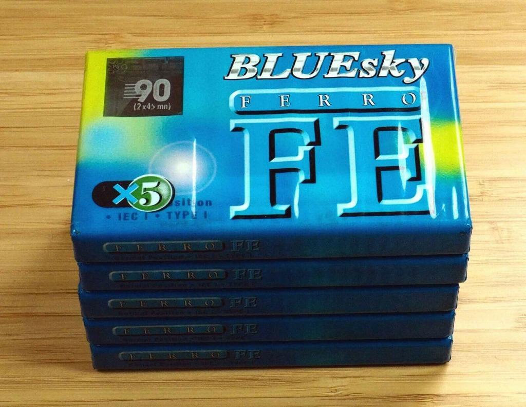 LOT 5x Cassettes Audio 90 BLUESKY Europe K7 NEUF sous CELLO, Enlèvement ou Envoi, Neuf, dans son emballage, 2 à 25 cassettes audio