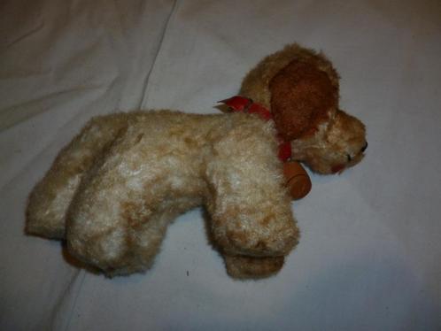 Chien en peluche vintage (paille en rembourrage) 