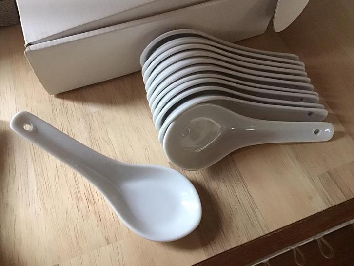 20 Chinese lepels in wit porselein, degustatielepel, Huis en Inrichting, Keuken | Servies, Zo goed als nieuw, Porselein, Ophalen