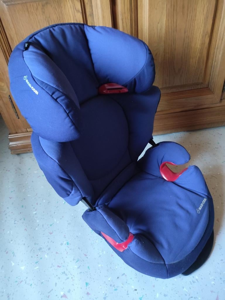 2 kinderstoelen voor verschillende leeftijden, Ophalen