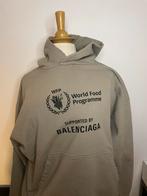 Sweat a capuche Balenciaga gris taille S neuf etiquette, Enlèvement ou Envoi, Comme neuf, Gris