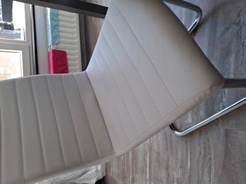 Stoelen!  beschikbaar voor biedingen