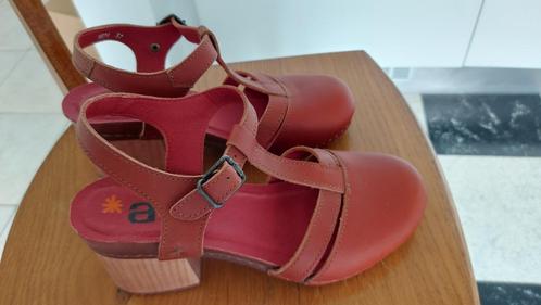 Rood-bruine sandalen met hak Art maat 37, Kleding | Dames, Schoenen, Zo goed als nieuw, Sandalen of Muiltjes, Rood, Ophalen