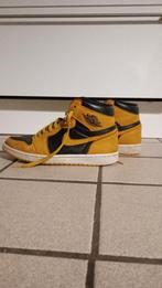 Jordens schoenen sneakers in het geel en zwart maat 43, Enlèvement, Comme neuf, Noir, Baskets