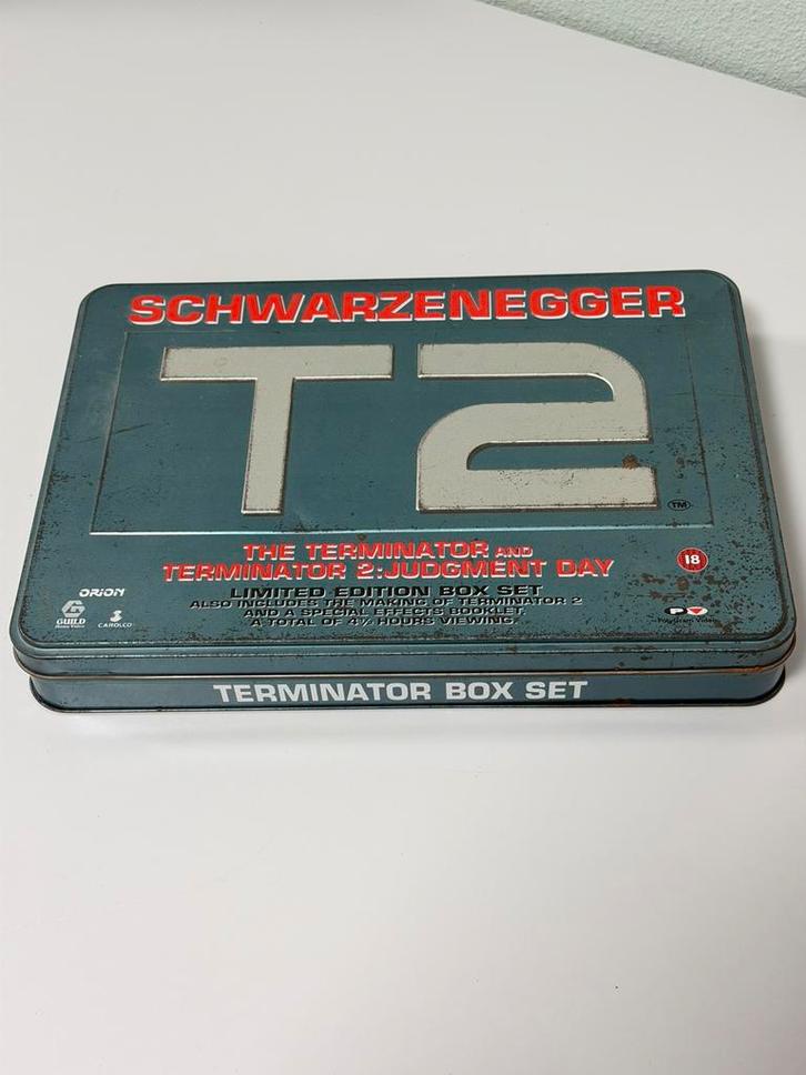 Coffret VHS en étain Terminator & 2 en édition limitée T2, CD & DVD, VHS | Film, Comme neuf, Action et Aventure, À partir de 16 ans