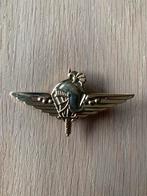 Béret badge génie para doré, Envoi