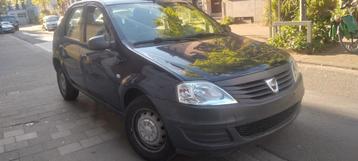 Dacia Logan benzine 32000km, Auto's, 4 deurs, Blauw, Logan, Handgeschakeld