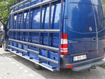 glasrasteel beschikbaar voor biedingen