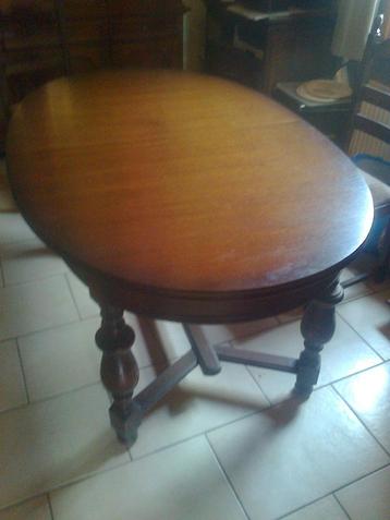 tafel beschikbaar voor biedingen