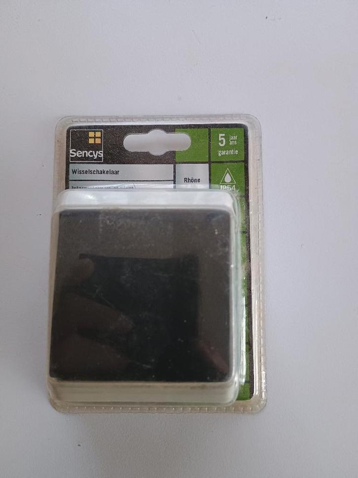 Schakelaar – wisselschakelaar/ enkelpolige schakelaar opbouw, Doe-het-zelf en Bouw, Elektriciteit en Kabels, Schakelaar, Ophalen of Verzenden