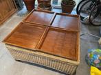 terras tafel in rotan met 4 houten dienbladen, Tuin en Terras, Ophalen, Zo goed als nieuw, Rotan