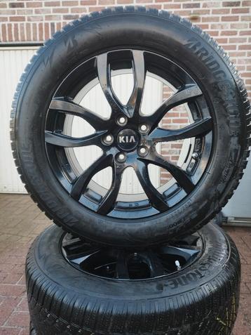 Winterbanden Bridgestone 225/60/R17 originele Kia Sportage  beschikbaar voor biedingen