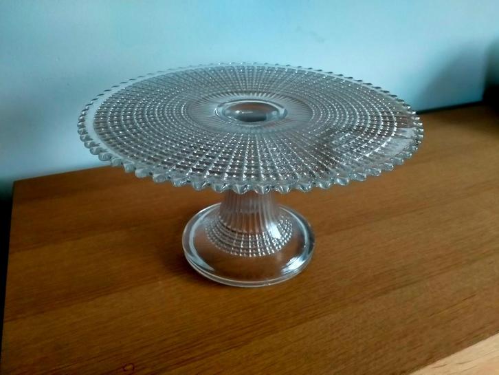 Taartschaal op hoge voet - VSL, Antiek en Kunst, Antiek | Glaswerk en Kristal, Ophalen of Verzenden