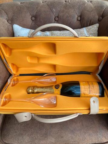 Picknicktas Veuve Cliquot incl fles en 2 glazen beschikbaar voor biedingen