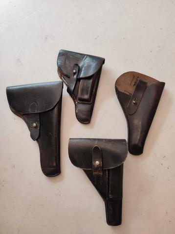 4 Duitse holsters WO2 beschikbaar voor biedingen