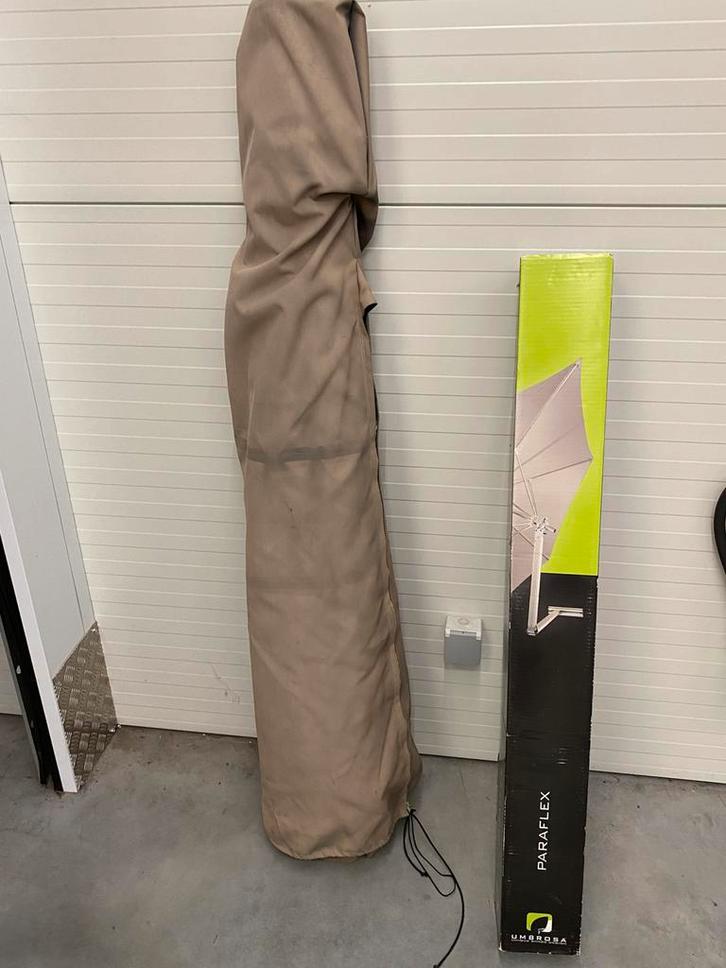 UMBROSA Muurparasols, Tuin en Terras, Parasols, Zo goed als nieuw, Kantelbaar, Ophalen