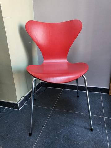 Design Fritz Hansen Arne Jacobsen 565 rouge, Enlèvement, Comme neuf