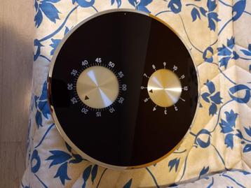 Wandklok beschikbaar voor biedingen