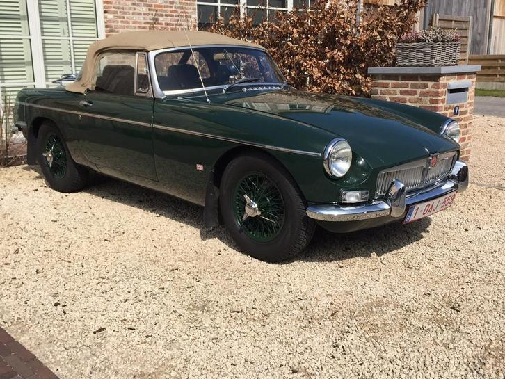 MGB Roadster Bwj 1963 !, Autos, Oldtimers & Ancêtres, Particulier, MG, Essence, Cabriolet, 2 portes, Boîte manuelle, Vert, Noir