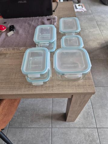 Glazen bewaar potten beschikbaar voor biedingen