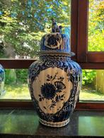 Grote delfse blauwe vaas met deksel, Ophalen