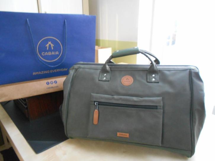 CABAIA ...NEUF ...grand sac de voyage, Bijoux, Sacs & Beauté, Sacs | Sacs Femme, Neuf, Autres types, Vert, Enlèvement