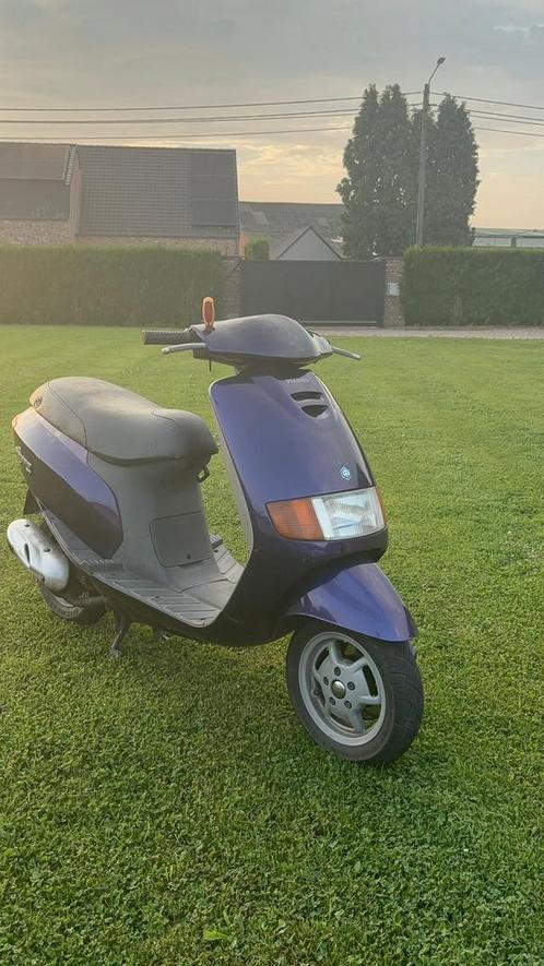 Piaggio sfera 70cc, Vélos & Vélomoteurs, Scooters | Piaggio, Comme neuf, Autres modèles, Classe B (45 km/h), Deux-temps, Enlèvement