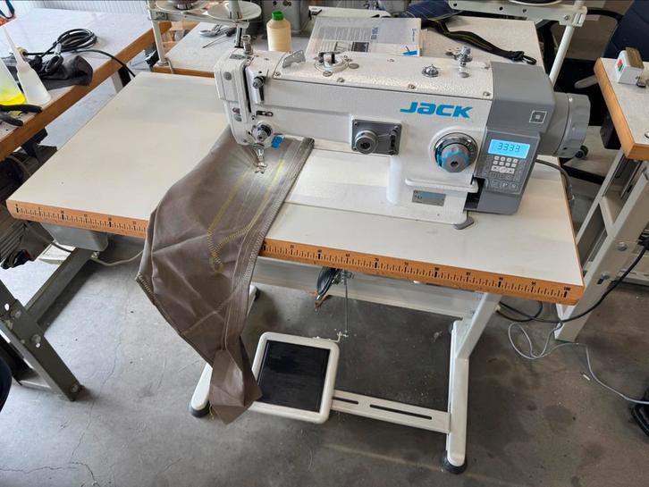 Industriele naaimachine jack zigzag+recht vol automaat, Hobby en Vrije tijd, Naaimachines en Toebehoren, Zo goed als nieuw, Naaimachine