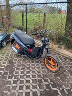 Honda scooter,blok is nog in nieuwstaat geen papieren r, Fietsen en Brommers, Ophalen of Verzenden, Zo goed als nieuw