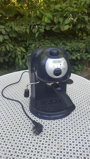 Machine à café Délonghi, Electroménager, Café moulu, Machine à espresso, Tuyau à Vapeur, 2 à 4 tasses